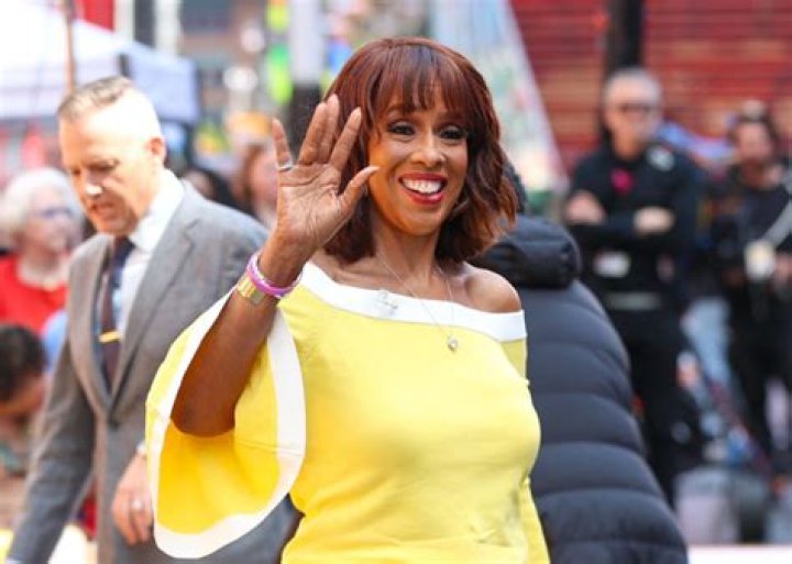 Gayle King Net Worth How Much is Gayle Worth? |