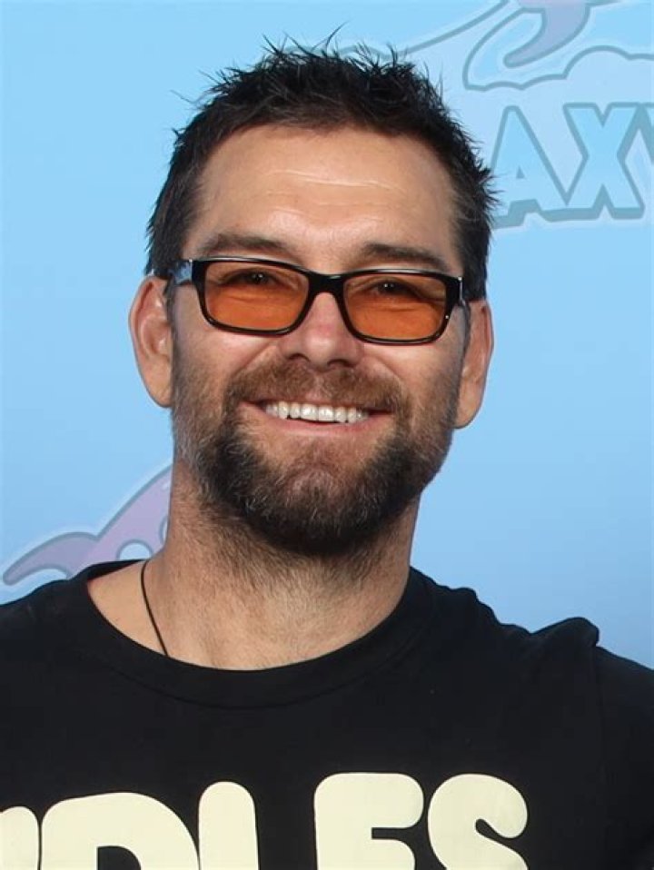 Is Antony Starr Off The Market?