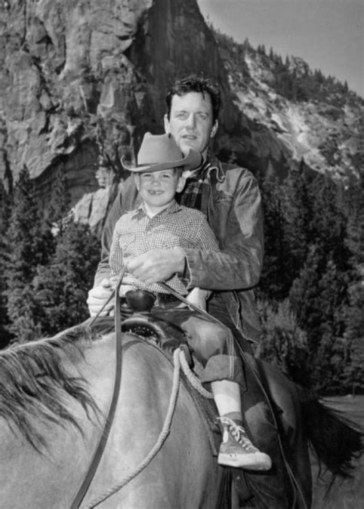 James Arness's Weight And Height Explored