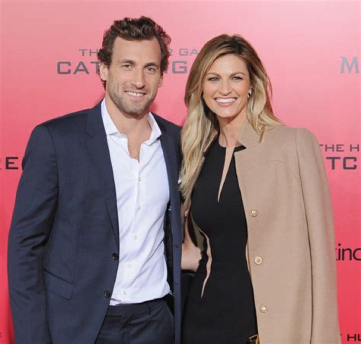 Jarret Stoll Net Worth How Much is Stoll Worth? |